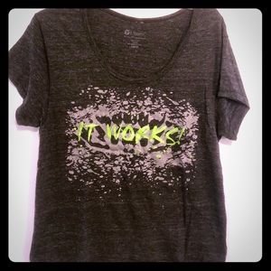 Women’s It Works! top
